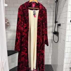 RARE Torrid collab with Betsy Johnson